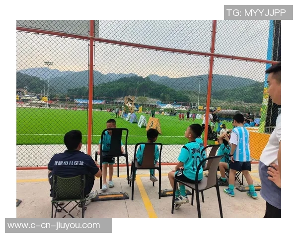 老男孩与圣菲联合的激情对决揭示足球的魅力与团队精神 老男孩与圣菲联合的激情对决揭示足球的魅力与团队精神