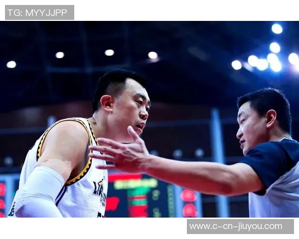 韩德君:从篮球新星到CBA传奇的成长之路与辉煌时刻解析 韩德君:从篮球新星到CBA传奇的成长之路与辉煌时刻解析